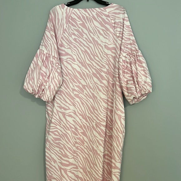 Chicos animal print in pink pull over - Picture 6 of 11